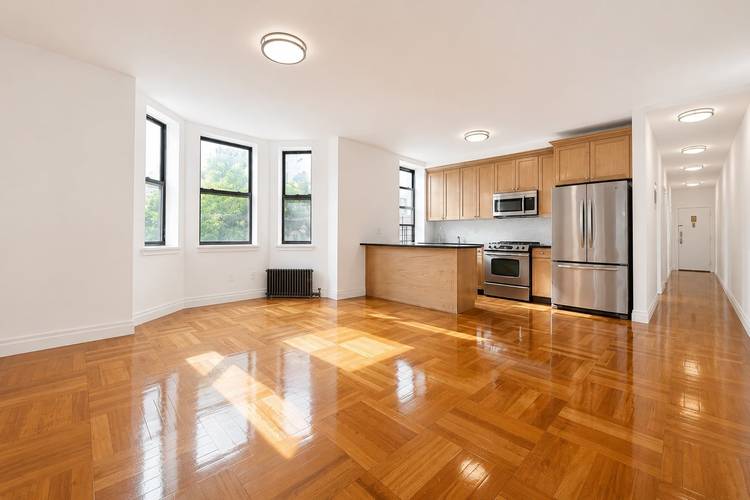 Come home to this magnificent four bedroom, two bathroom apartment in The Westbourne.