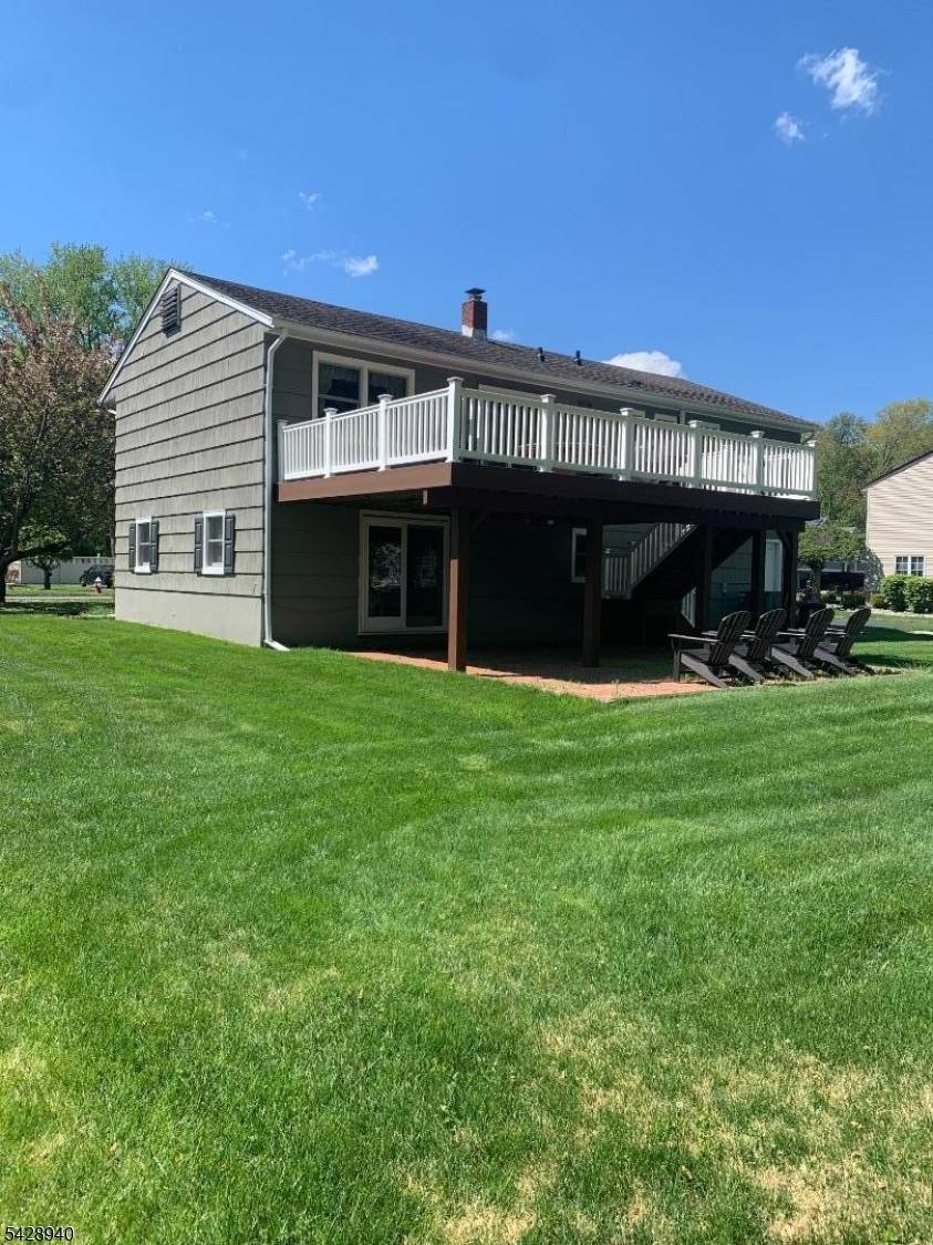 Beautifully maintained and move in ready Bi Level.