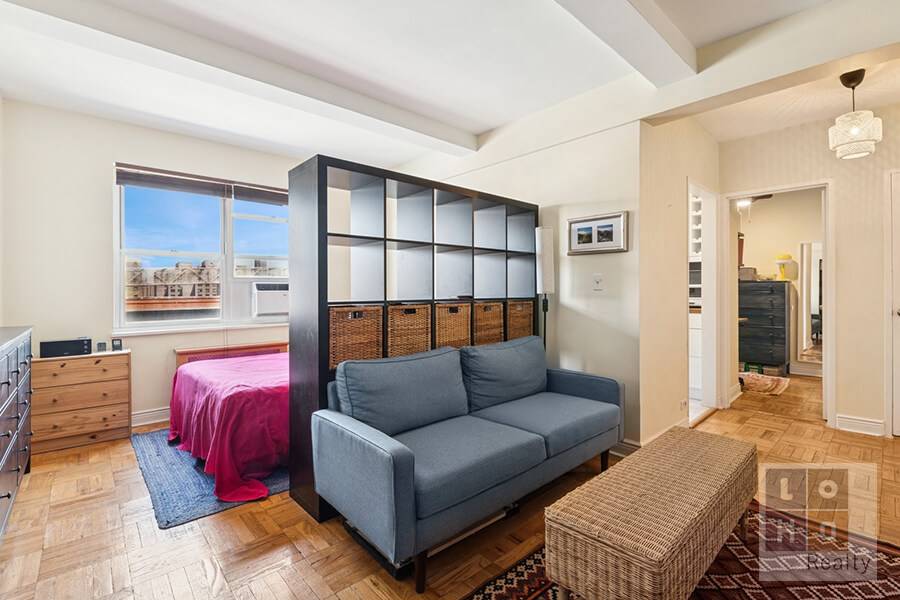 Spacious amp ; Sunlit Studio with Northern City Views !