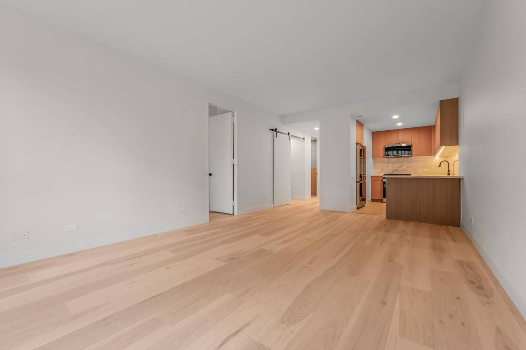 Welcome to this beautifully renovated 1 bedroom, 1.