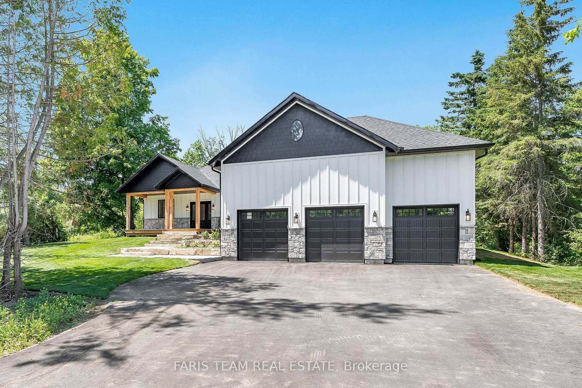 Top 5 Reasons You Will Love This Home 1 This home directly sits across from Lake Simcoe, offering stunning views and the tranquility of lakeside living ; imagine enjoying your ...