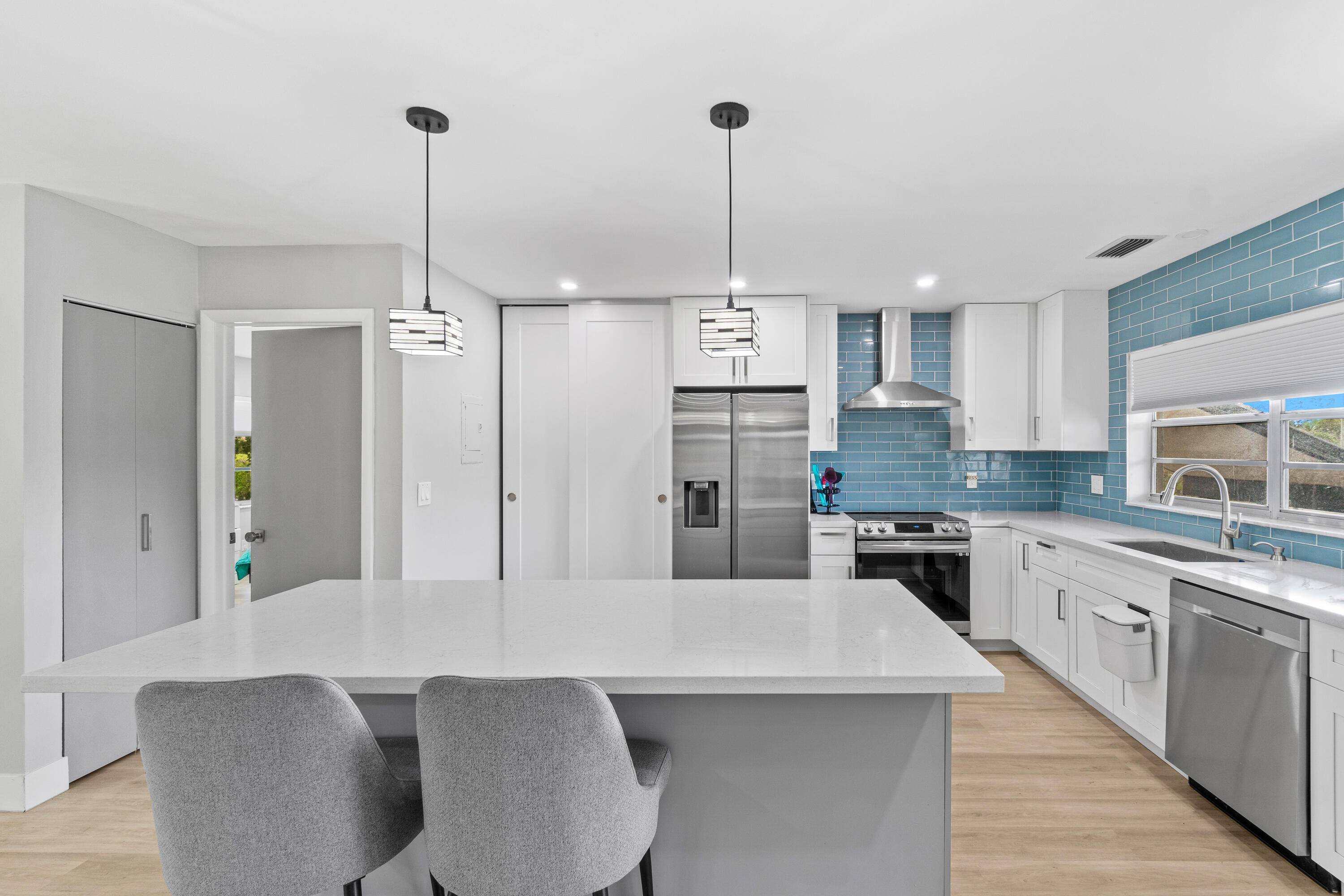 Lakefront Luxury Awaits !
