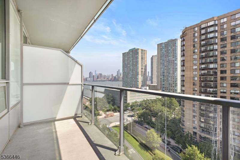 Southfacing 2 bed, 2 bath home with a private balcony NYC River views in the highly desirable Luxury waterfront community, the Shore South.