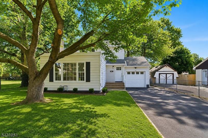 Welcome to the Beautifully Renovated 3BR Colonial Home Located on a Quiet Dead End Street in the Desirable Edgewood Terr Section Right off Canal Rd 2 Min to I 287, ...