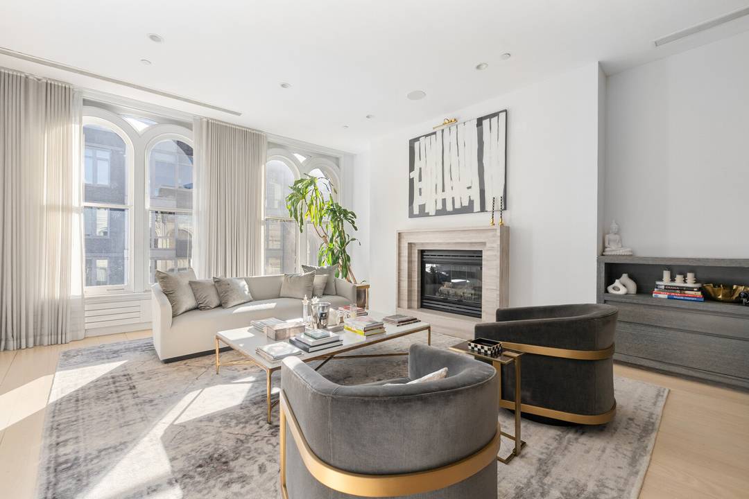 Penthouse Perfection at 85 Leonard A Rare Tribeca Showpiece Welcome to one of Tribeca's most extraordinary residences a spectacular 3, 320 SF duplex penthouse offering 3 bedrooms plus a home ...