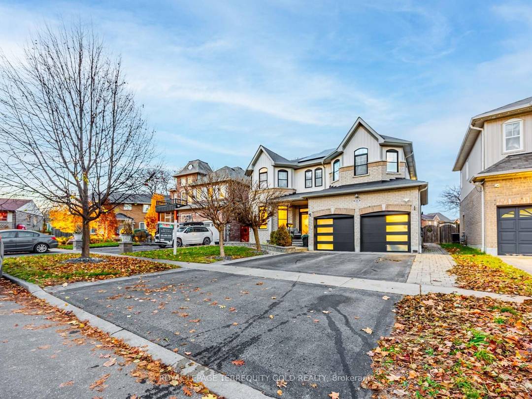 Welcome to 66 Rideout in Ajax a home that truly has it all.