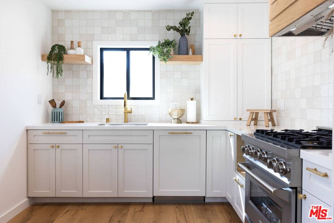 17 Sunset Ave 2BR Marina Del Rey La