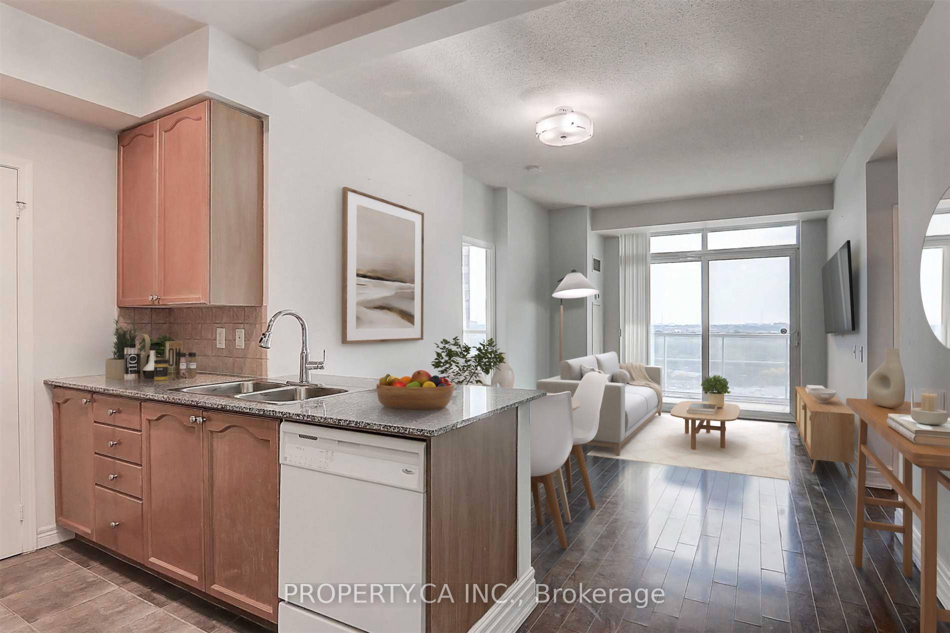 Beautiful Tridel Built 2 Bed Den w 2 Bath amp ; Amazing Southern Views of the Downtown Skyline amp ; CN Tower At 360 Degrees At The City Centre.