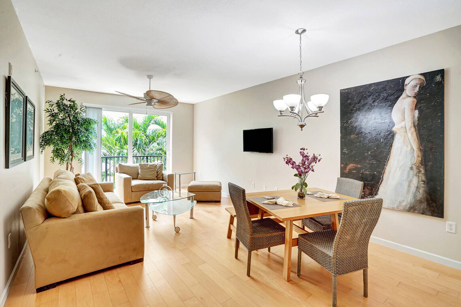 1BR 1BA beautifully furnished condo in Delray's perfectly located Astor building, in the heart of downtown, just north of Atlantic Avenue.