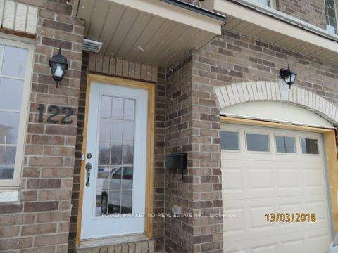 Amazing location ! Beautiful 3 bedroom townhouse conveniently located close to Costco, Amazon, retail outlets, restaurants, grocery, public transit, public schools and so on.