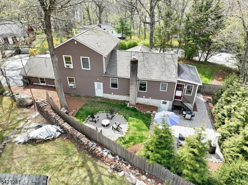 This beautifully updated three bedroom, two and a half bath home is located in the desirable lake community of Cupsaw Lake membership optional.