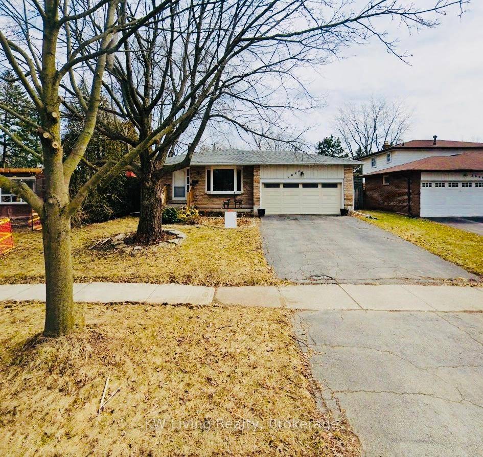 Situated on a large private lot backing onto Lakeshore Road, this beautiful 4 level back split home offers incredible potential in one of Oakville's most sought after communities.