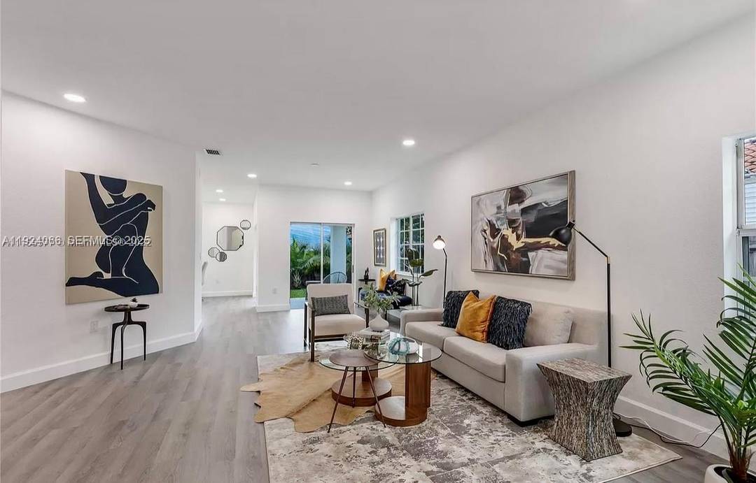 this property won't stay on the market for long due to its amazing potential It features very spacious bedrooms, a remodeled interior, and a large backyard It's perfect for a ...