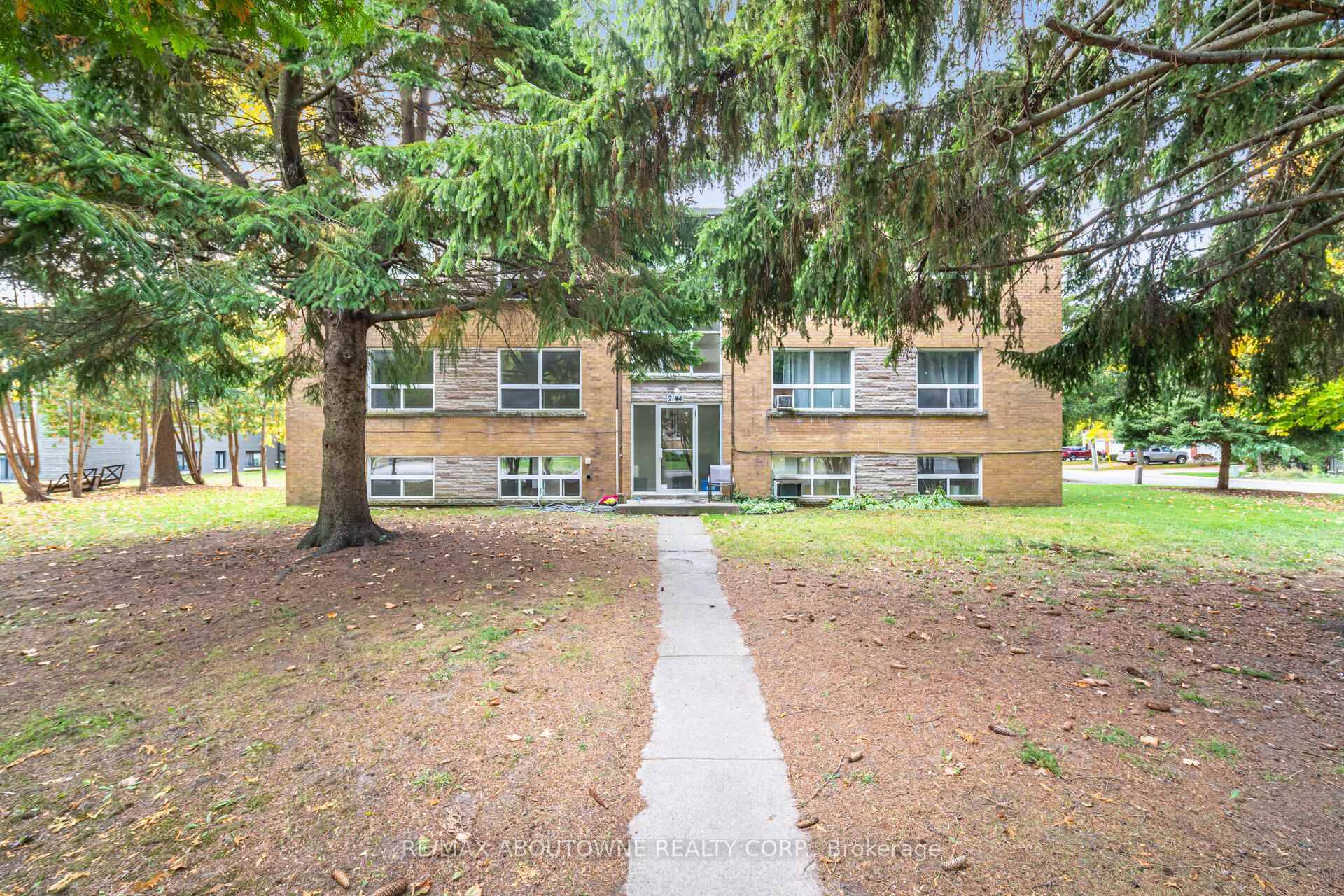 Welcome to 2144 Lilnan Court, Unit 2, a bright 1 bedroom, 1 bath, home.