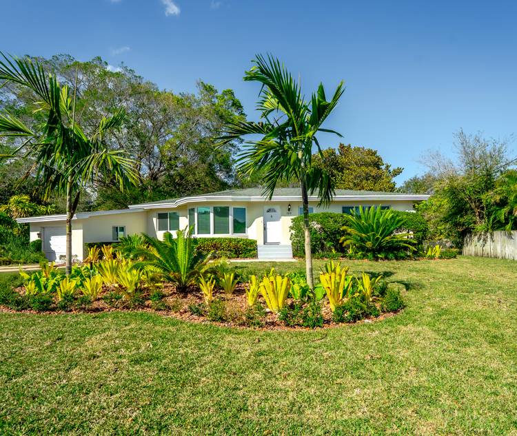 FAST MOVE IN ! NO HOA ! POOL COMING SOON !