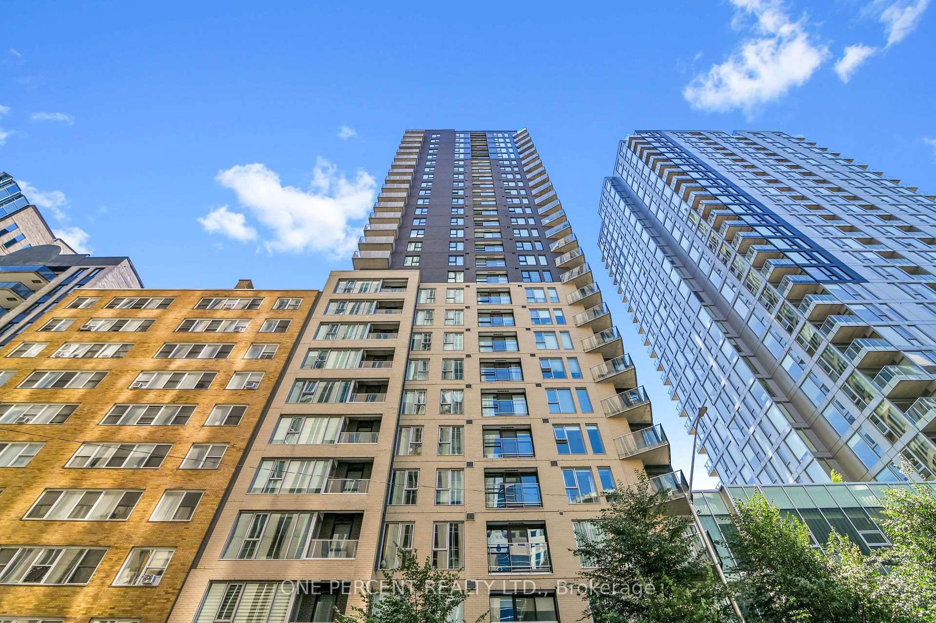 Experience convenient Centretown living from the 19th floor in this thoughtfully designed one bedroom condo, offering incredible panoramic views of Ottawa's skyline.