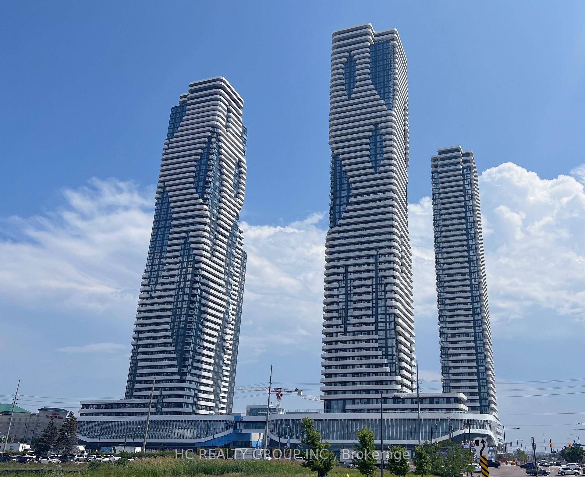 This brand new 1 1 condo is located in the vibrant Vaughan Metropolitan Centre, offering a practical and comfortable layout on a high floor with clear south facing views.