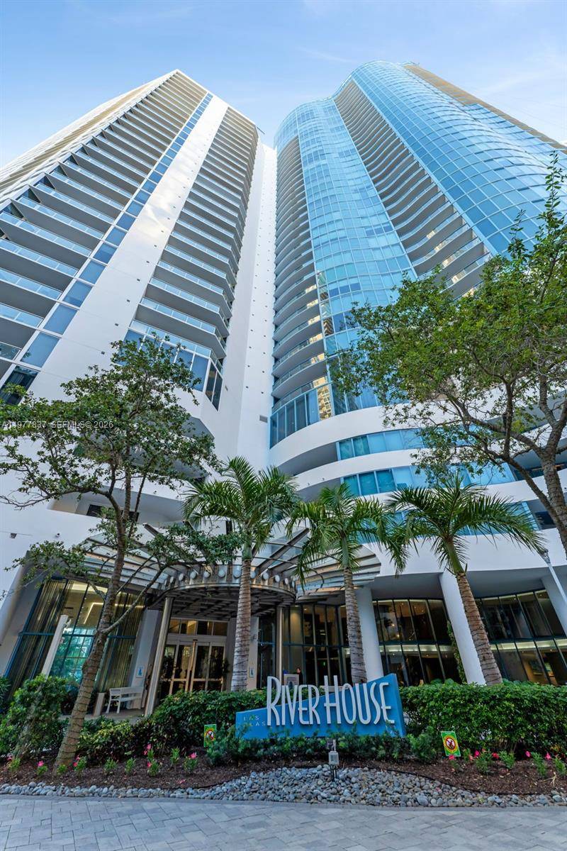 Turn key luxury in the heart of the Venice of America.