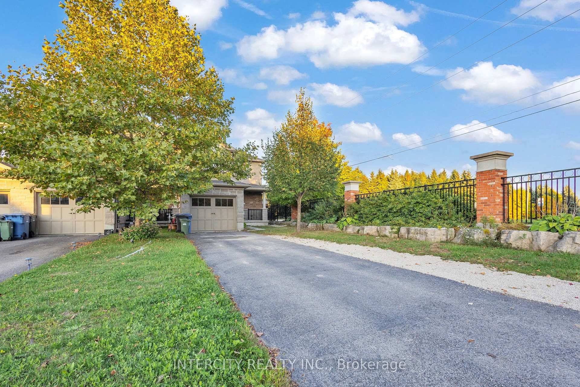 Attention first time home buyers and savvy investors this home is nestled in the highly desirable Westminster Woods community of South Guelph.