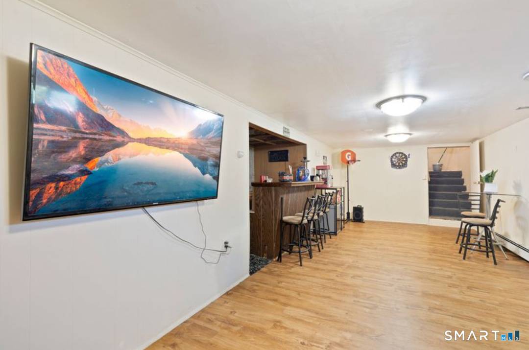 Beautiful 3 bedroom in great location close to everything !