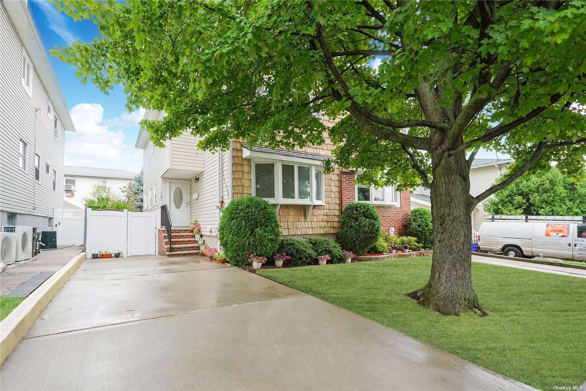 Charming 3 Bedroom Semi Detached Home in Prime Staten Island Location Welcome to this lovely 3 bedroom, 2.