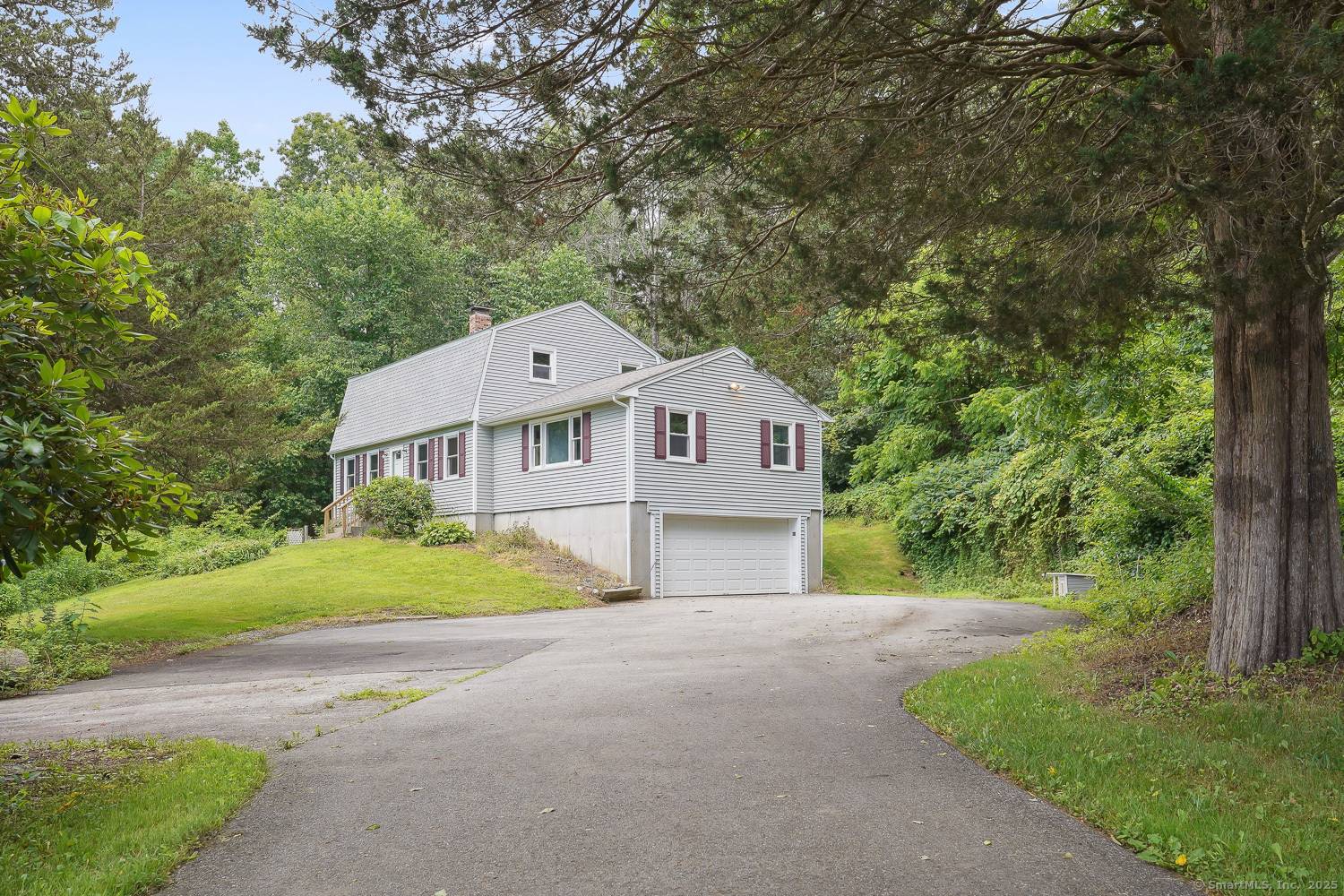 Welcome to the quaint town of Griswold This 3 bedroom home is close distance to Pachaug Pond and State Forest as well as Glasgo Pond.