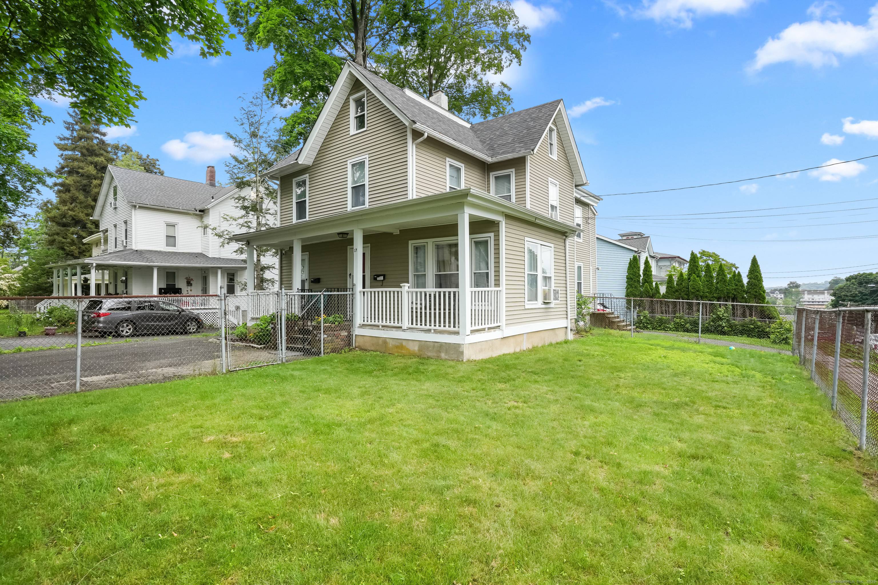 Fantastic Investment Opportunity or Owner Occupant Dream !