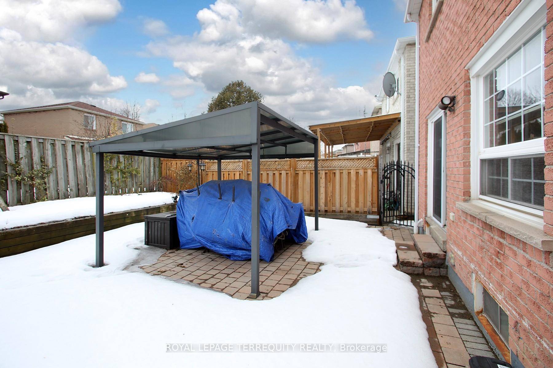 Discover your dream home at 40 Large Cr, located in a vibrant and family friendly community in Ajax, Ontario.