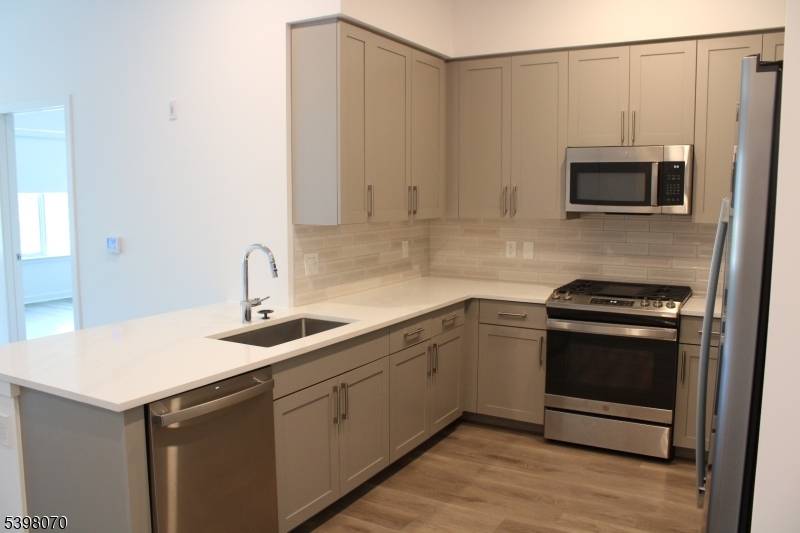 Introducing, The Ivy, a refined apartment community bringing a hospitality infused perspective to luxurious living through fresh features, elegantly appointed amenities, and signature services that celebrate the best of Chatham ...