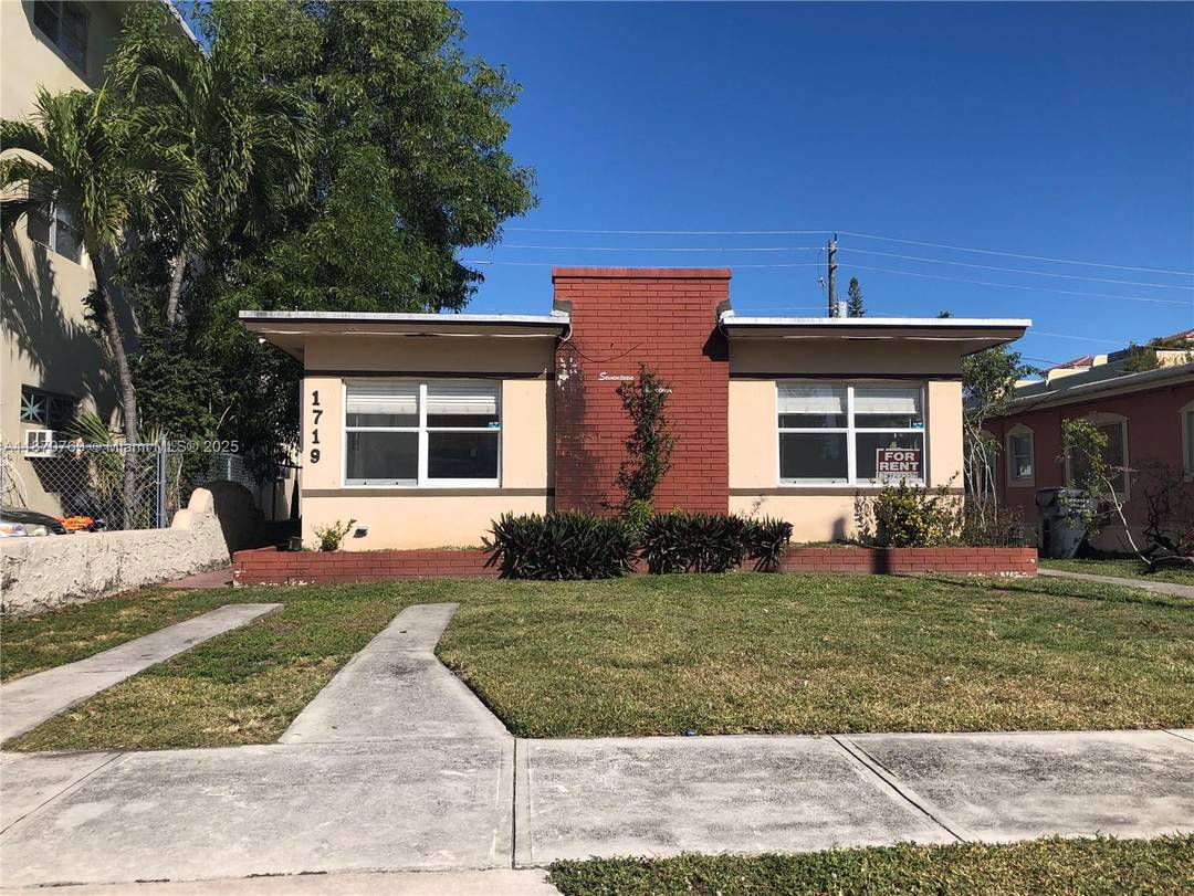 Rarely available 4 unit property in the heart of East Hollywood, just minutes from Young Circle, Downtown Hollywood, and the beach.
