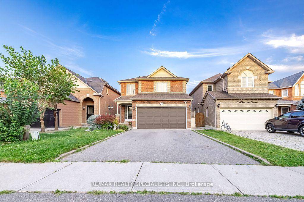 Welcome to this beautifully upgraded, open concept 3 bedroom home with 3 additional versatile rooms ideal for a gym, office, or guest suite located in the highly sought after Snelgrove ...