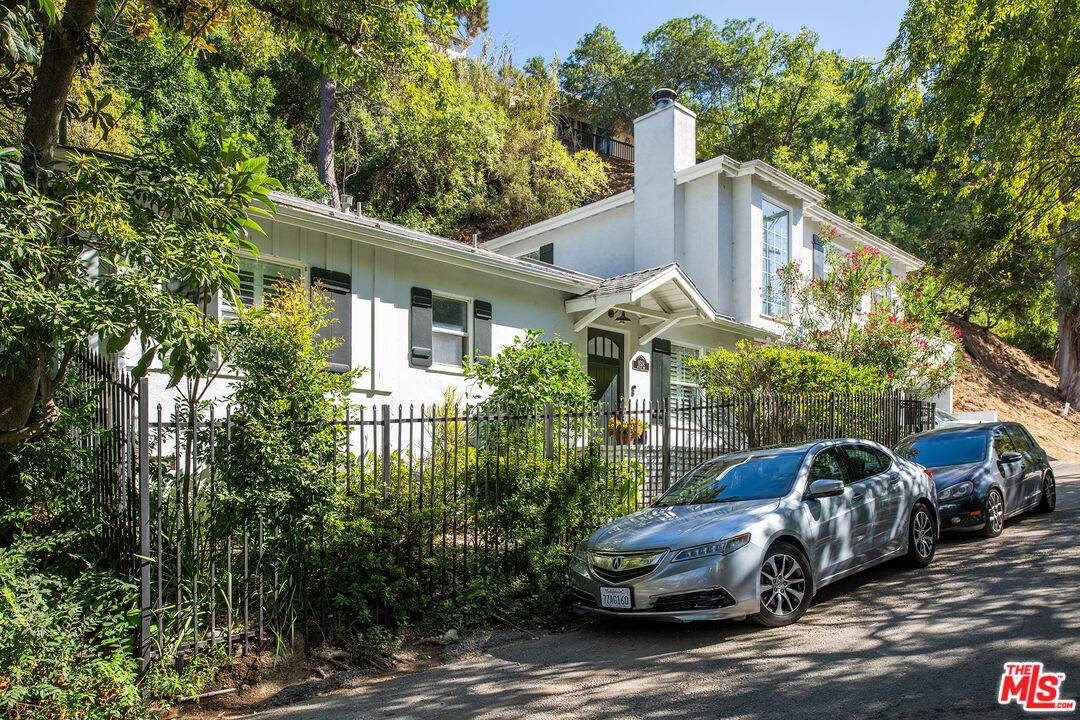 8524   Appian Way 3BR Hollywood Hills East La