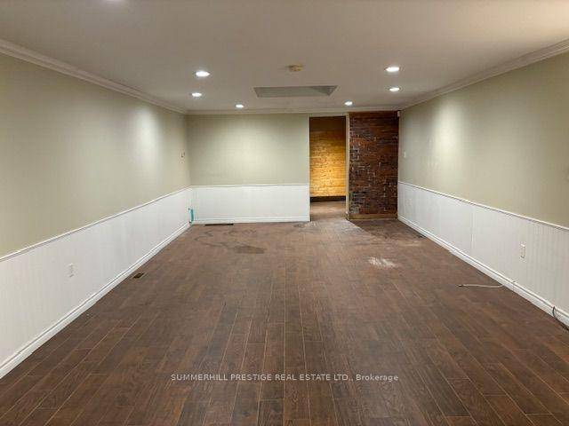 Welcome to this spacious 3 bedroom apartment 1468 sq ft in the Upper Beaches !