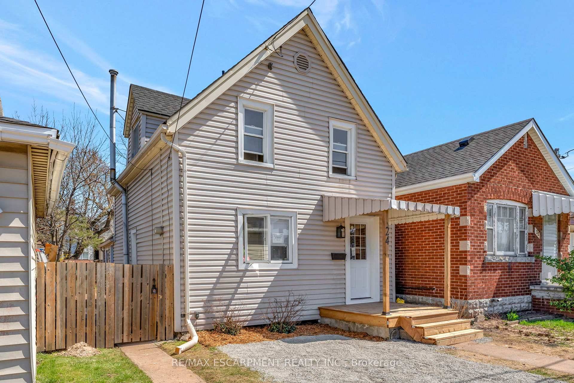 Beautifully Renovated Home Steps from Trendy Ottawa Street !
