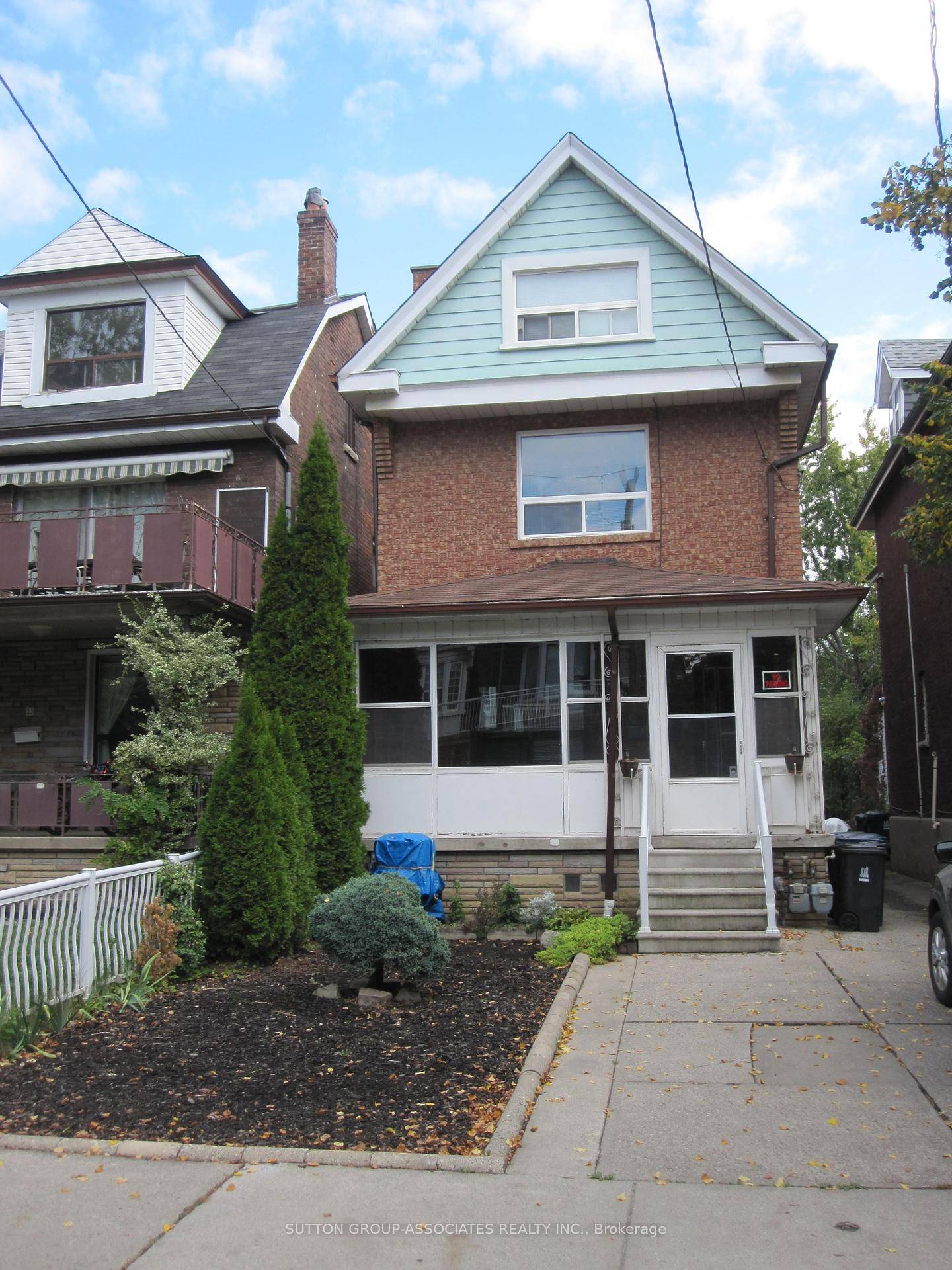 Beautiful amp ; Spacious One bedroom Lower Level Apartment.