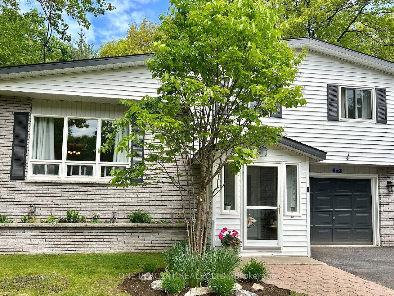 Welcome to your own piece of Muskoka.