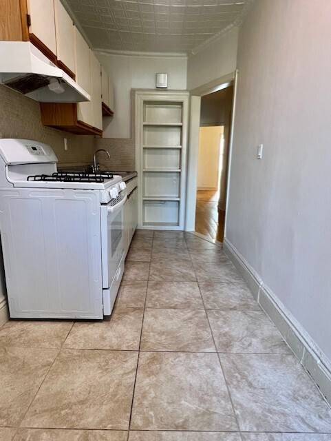 Welcome to 577 Bergen Street.