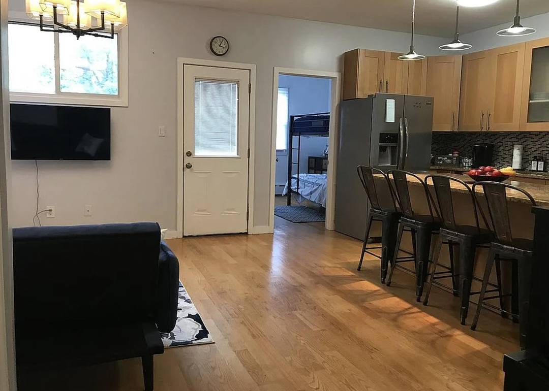 Showings require advance notice due to tenant occupancy.