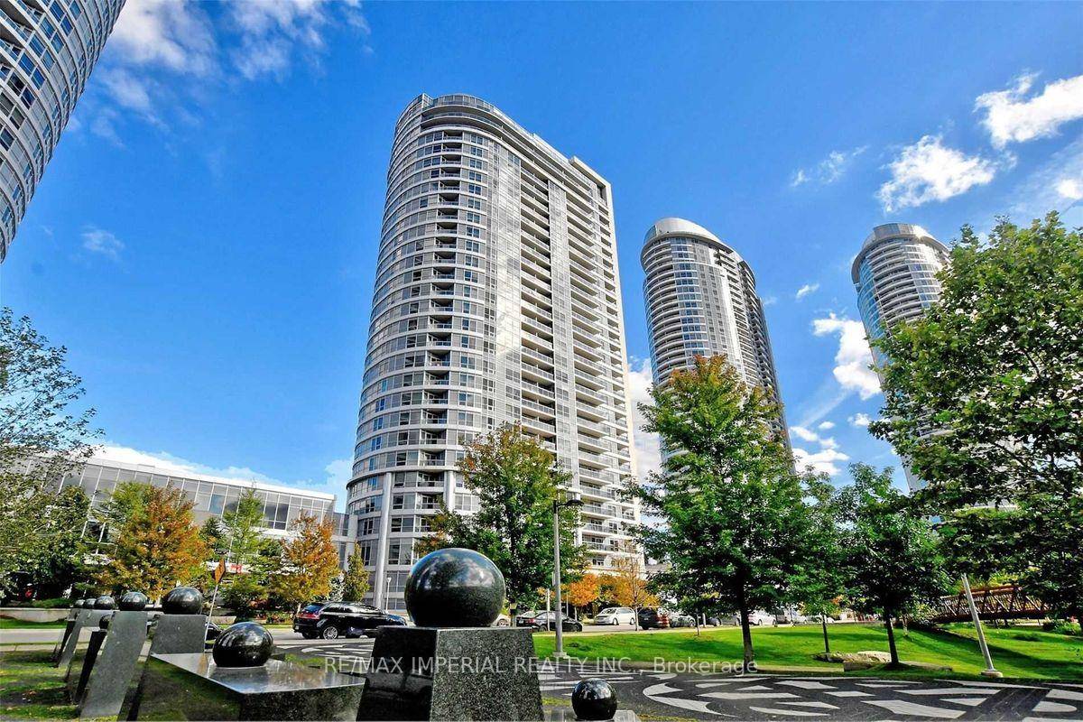 Beautiful Luxury Condo 1 Den Bedrooms In The Heart Of Scarborough.