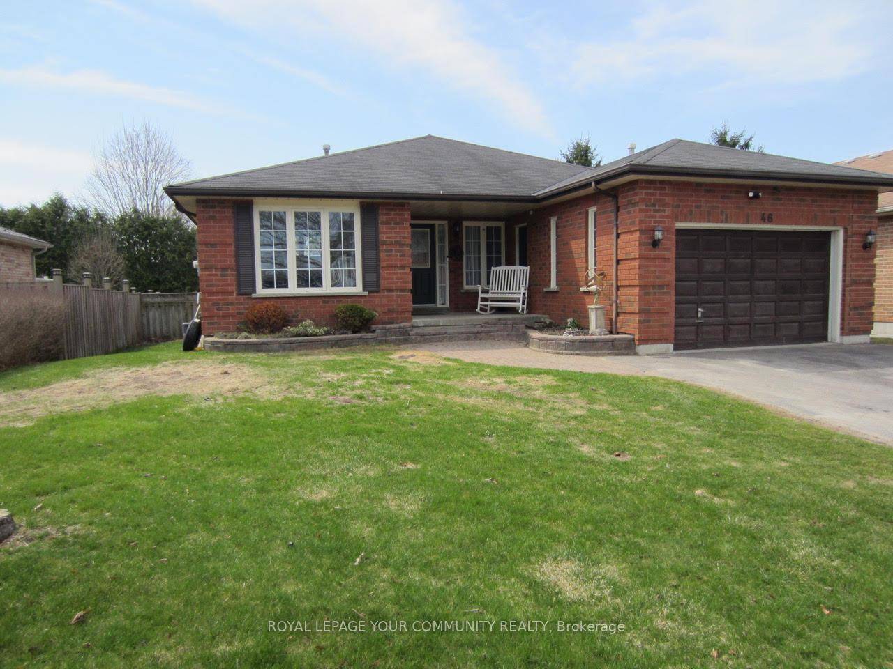 One of the largest bungalows in the area 1521 sq ft as per MPAC 4 1 bedrooms great for empty nesters or family, rough in for Main Floor laundry room ...