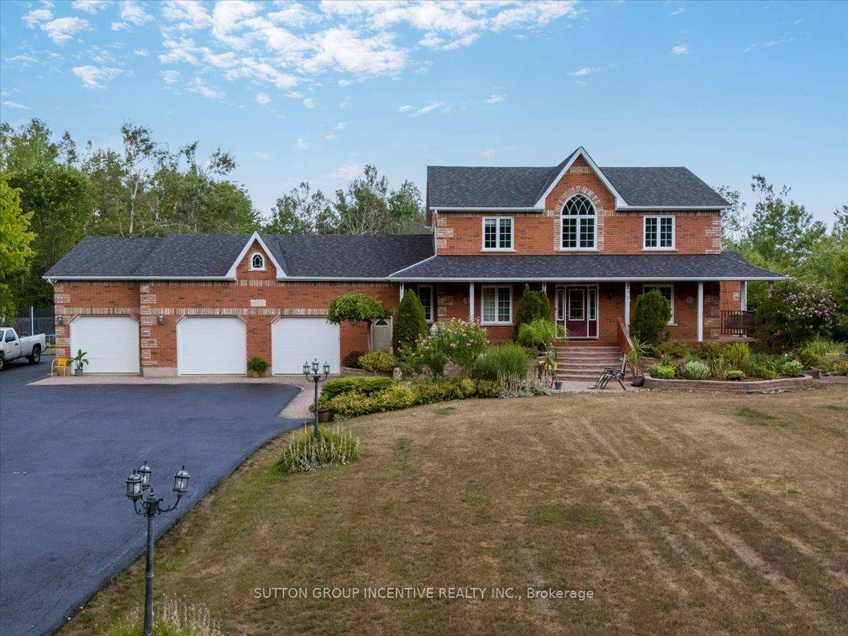 Experience the perfect blend of space, comfort, and tranquility in this stunning 2 storey home boasting over 4, 000 sq.