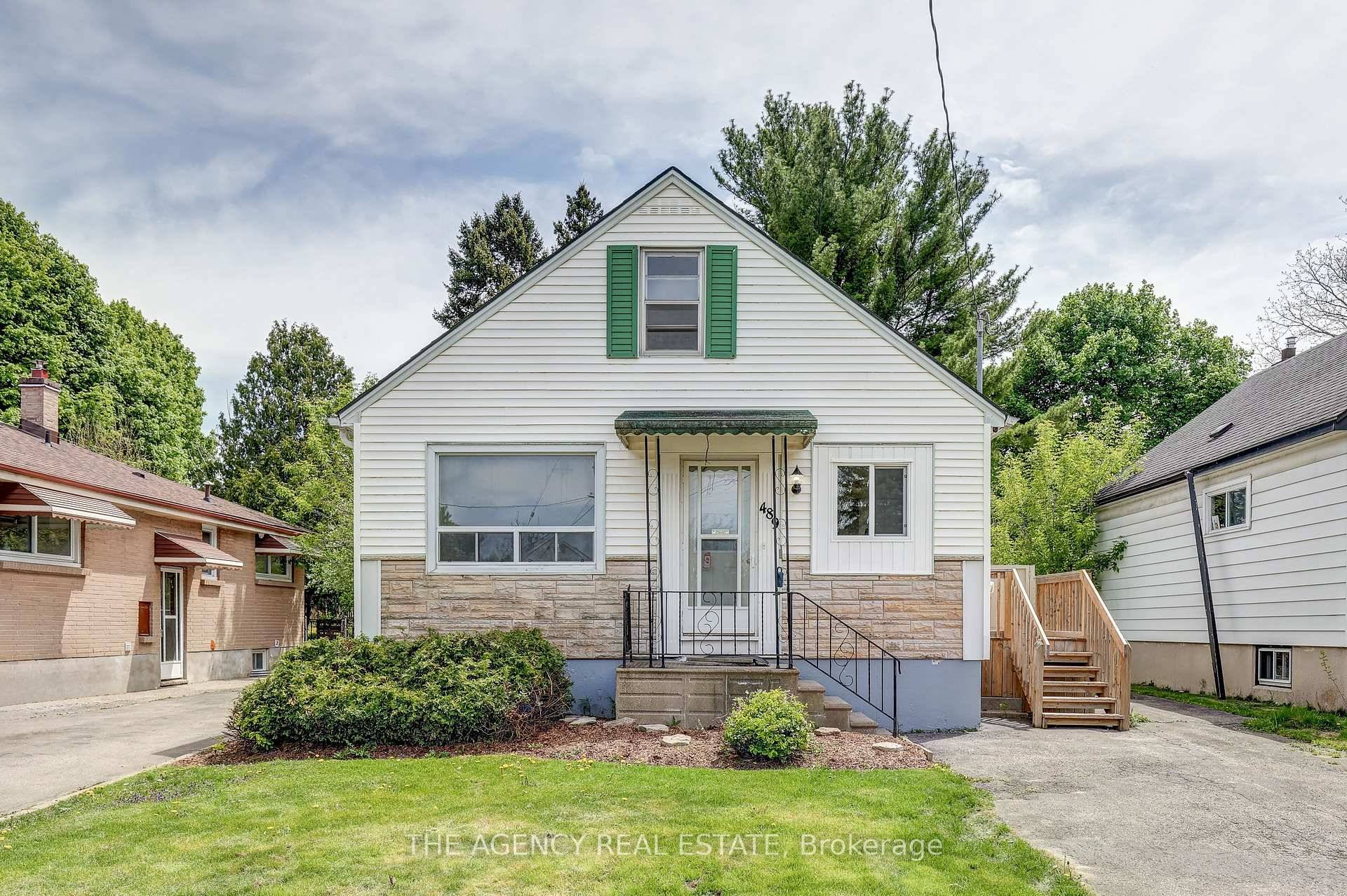 Granny Suite ! Versatile Home with Mortgage Helper Suite and Income Potential !