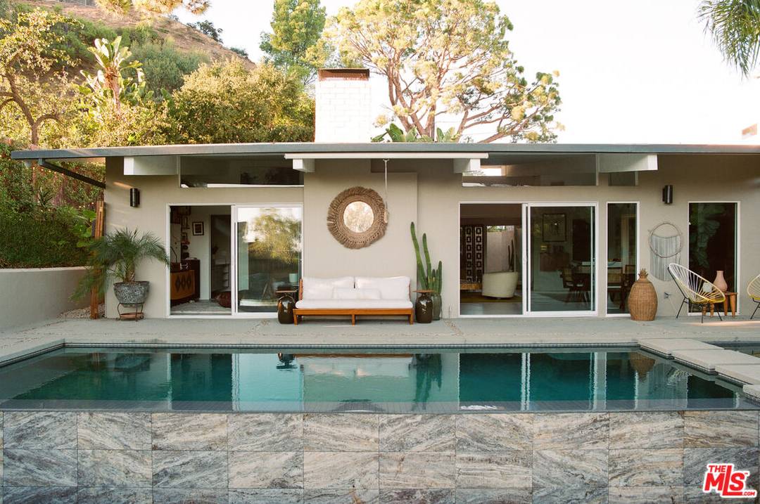 2102 Ridgemont Dr 2BR Hollywood Hills East La