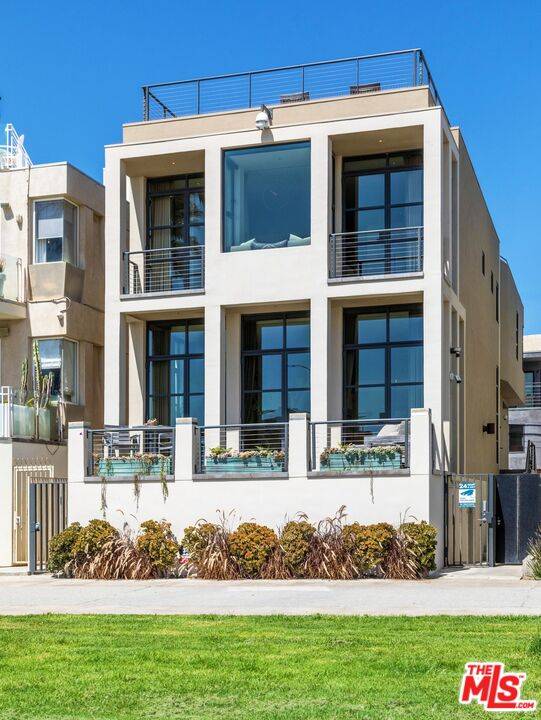 2311 Ocean Front Walk Marina Del Rey LA