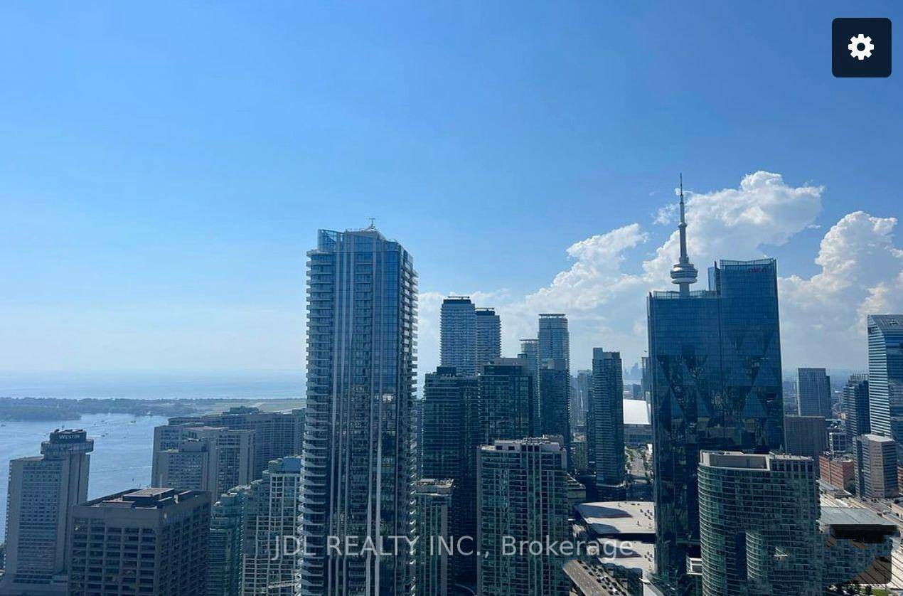 Sugar Wharf Condo, Luxury Condo Close To The Waterfront, Well Maintained 1 Br Unit With Some Simple Furnitures, Spacious Open Concept Layout, High End Appliances, Granite Counter Top, Ensuite Laundry, ...