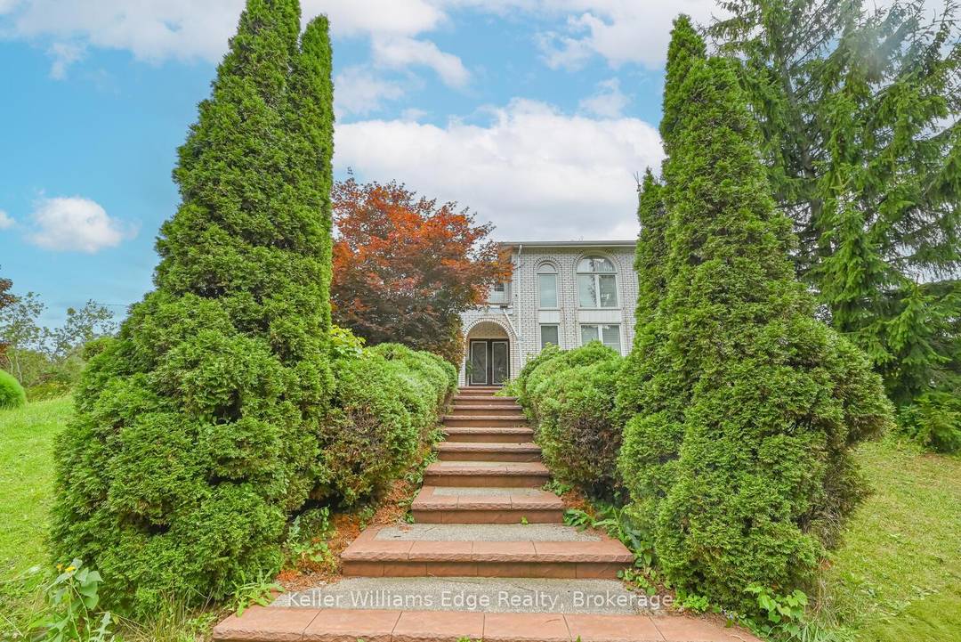 Investment Opportunity 6 Acres in the Airport Employment Growth District Under Special Development Growth Program Outstandingopportunity to own 6 acres of land zoned A2 P7 in Hamilton.