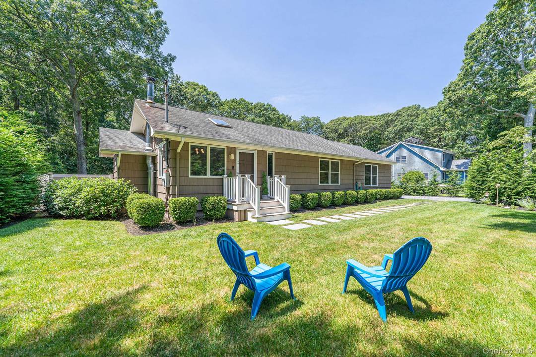 This beautifully renovated Mattituck ranch is now available as a year round rental !