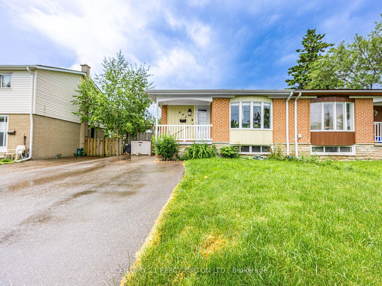 Welcome to 3 Bedroom 2 Bath Bungalow in sorted neighbourhood of Liverpool close to Frenchman Bay Updated Baths Updated Custom Kitchen.
