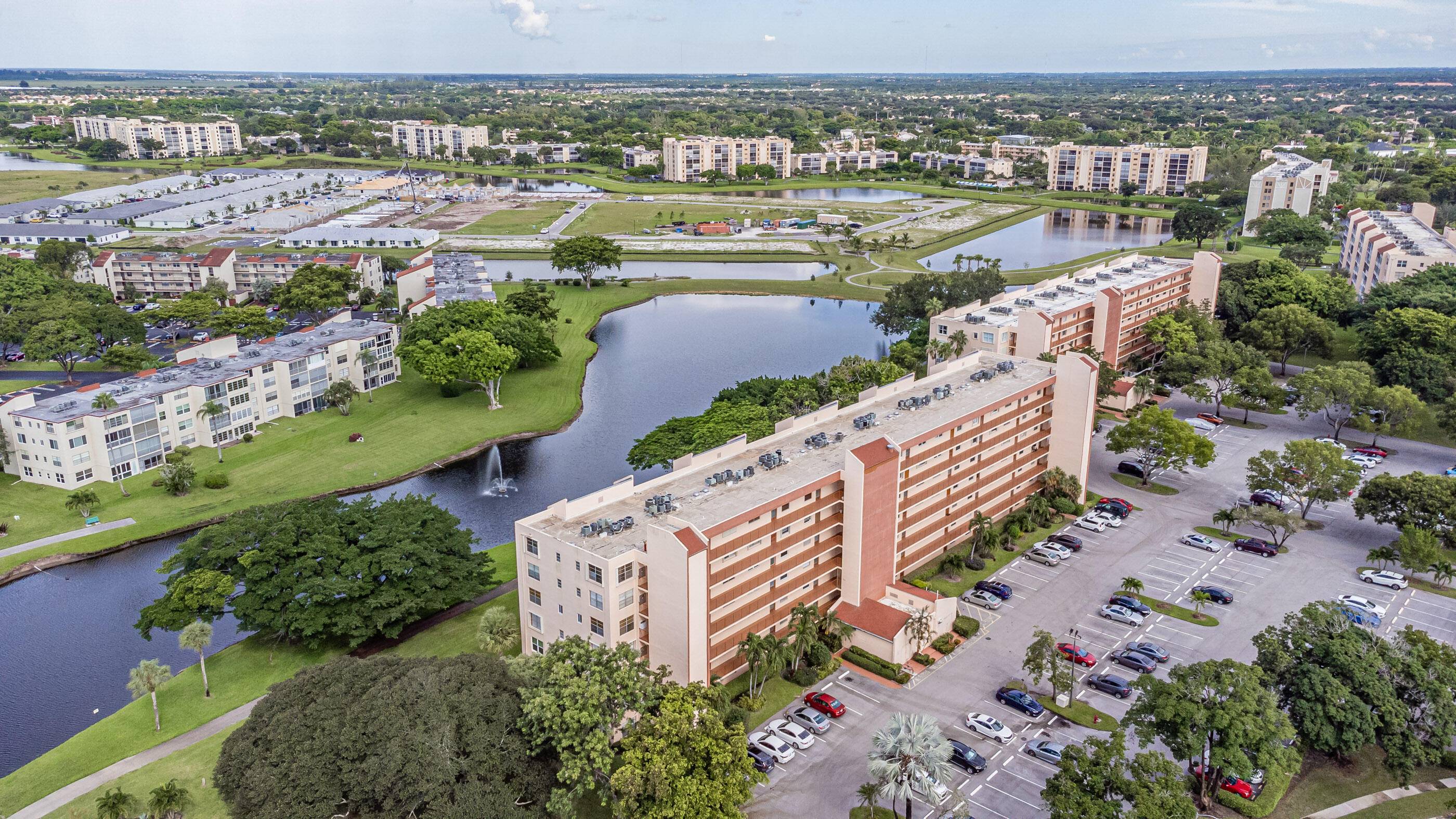 Spectacular lake views abound in this waterfront condominium located in desirable Villages of Oriole Bonaire.