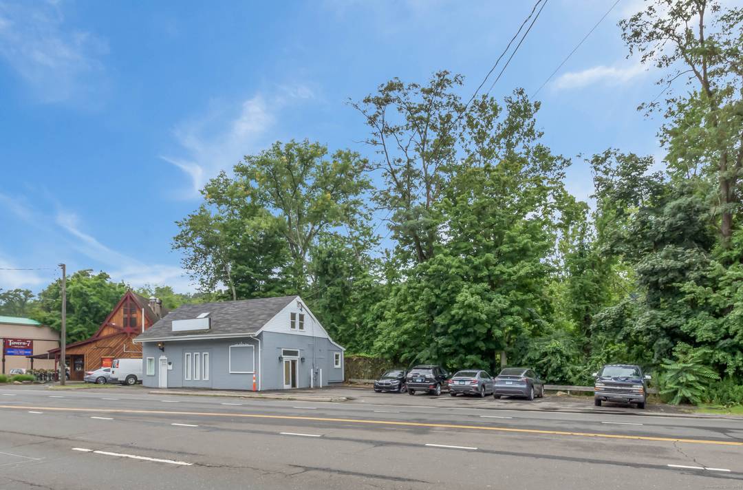 Dynamic investment opportunity located in the heart of the city.